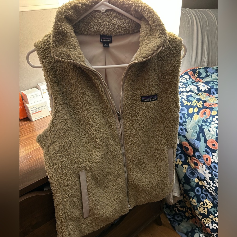 Women’s Patagonia Los Gato tan fleece Sherpa Vest size large